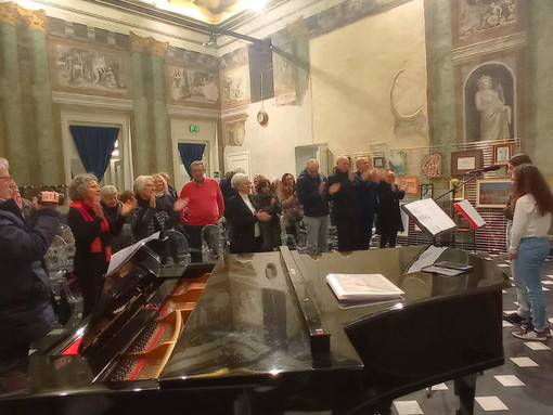 Sanremo: sold out a palazzo Roverizio per l’evento 'Emozioni in musica, prosa, poesia e canto'  (foto)