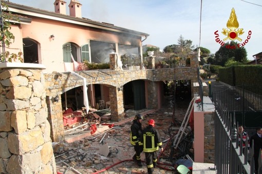 Sanremo: il video e le foto dall'interno della villa esplosa per una fuga di gas, morta una 77enne e ferito Gabriel Garko (FOTO e VIDEO)