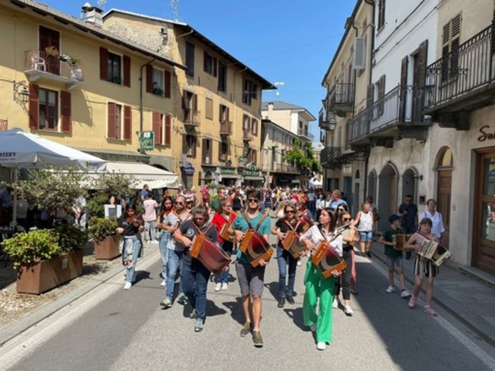 Un maggio medievale con l’Espaci Occitan, aspettando la Fiera degli Acciugai di Dronero