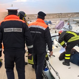 San Bartolomeo al Mare: questa mattina, esercitazione semestrale antincendio della Guardia Costiera