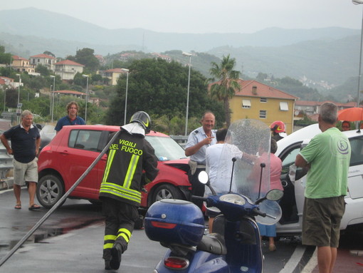 Imperia: terribile frontale in via Marte, tanta paura ma nessun ferito