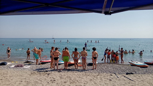 Ventimiglia: successo per l'evento ‘Free SUP’ tenuto dalla A.S.D XXmiglia in SUP (foto)