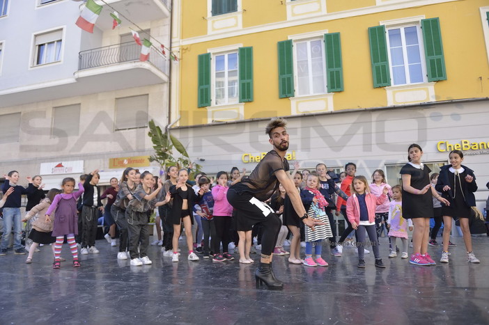 Numerose coreografie in città per il 'Sanremo Dance festival', le foto di Tonino Bonomo