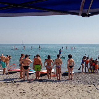 Ventimiglia: successo per l'evento ‘Free SUP’ tenuto dalla A.S.D XXmiglia in SUP (foto)