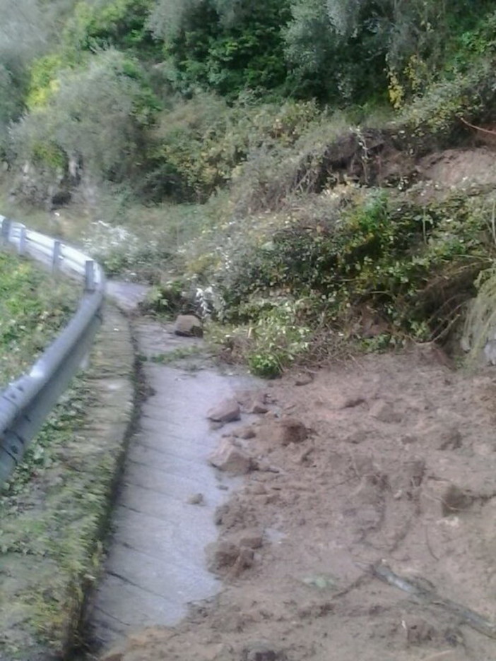 Montalto Ligure: ancora problemi per le frane cadute sulle strade a causa del maltempo