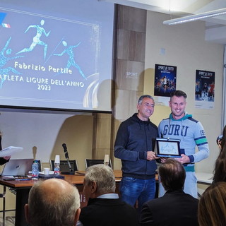 L’atleta ventimigliese Fabrizio Pertile premiato alla casa delle Federazioni al CONI di Genova