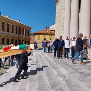 Funerale del comandante Serafini, don Lucio: &quot;La sua avventura marinara è divenuta realtà nel museo&quot;