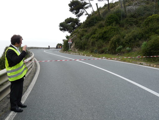 Cervo: frana al Porteghetto, alle 16 ripristinato il traffico ferroviario e domani apertura parziale sull'Aurelia