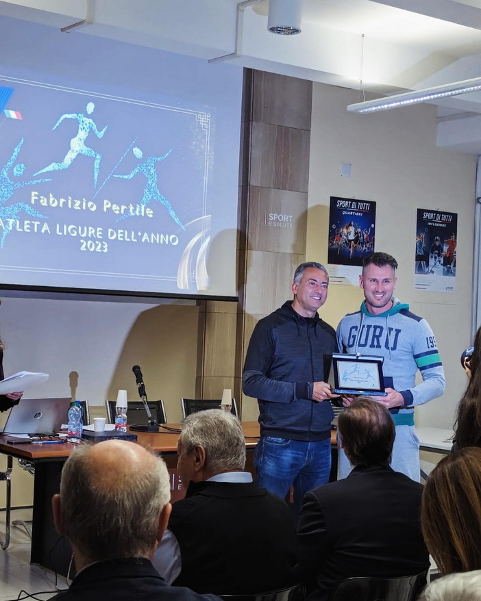 L’atleta ventimigliese Fabrizio Pertile premiato alla casa delle Federazioni al CONI di Genova