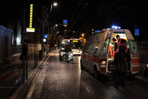 Sanremo: travolta sulle strisce pedonali in Corso Cavallotti picchia con la testa sul parabrezza, ferita una 35enne francese