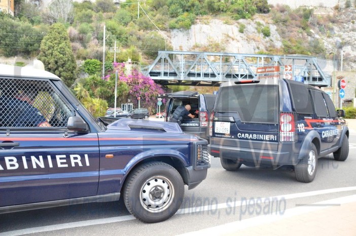 Ventimiglia: tre francesi fermati a Ponte San Ludovico con mazze e coltelli, andavano alla manifestazione?