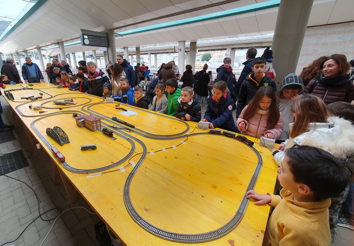 Taggia: successo di pubblico per la ‘Festa della Befana’ organizzata dal Museo Nazionale Trasporti del Ponente Ligure (foto)