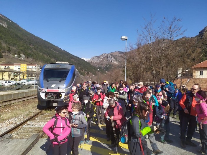 Un precedente flash mob del comitato spontaneo “Treno &amp; Parco per l’Europa”