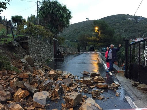 Imperia: frana a Costa d'Oneglia. Frazione isolata. Situazione critica sui torrenti