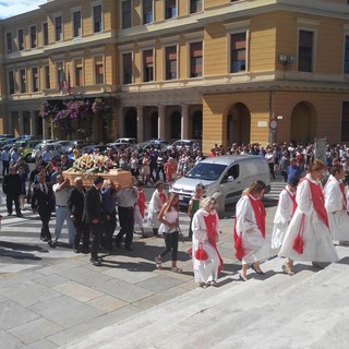 Imperia: addio a Franca Rambaldi. Oggi i funerali. Don Fabbris: &quot;Era una donna piena di passioni che in solitudine ha voluto prepararsi al trapasso&quot;