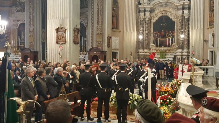 Imperia: celebrati i funerali di Antonio Zappatore, Suetta: &quot;Non insistiamo sul perché, una risposta non c'è stata neanche nel suo cuore&quot; (foto)