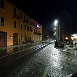 Alberi si abbattono sulla carreggiata, chiusa la Statale 28 tra Garessio e Ormea