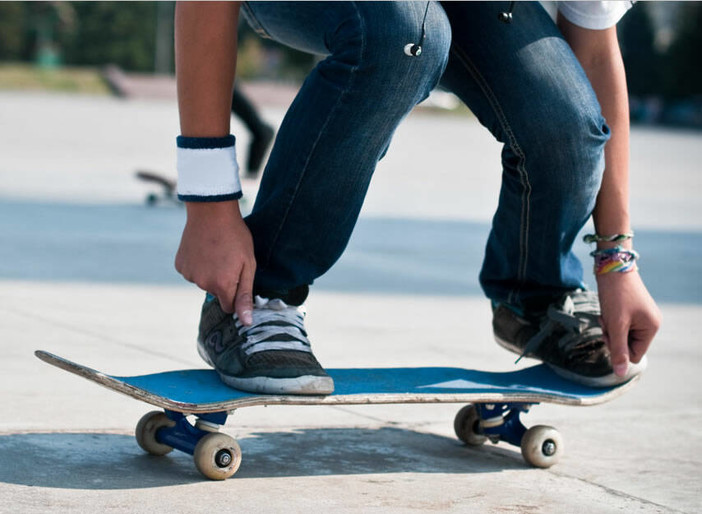 Imperia, una giornata a tutto skateboard in calata Anselmi