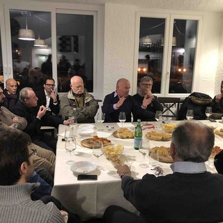 Incontro e cena del Gruppo dei 100 presso la Club House Canottieri Sanremo (foto)