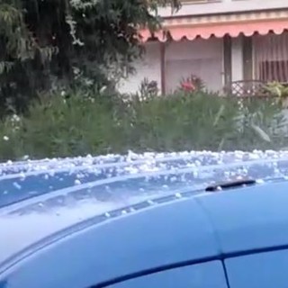 Una violenta grandinata colpisce il ponente: disagi anche a Imperia, pioggia anche nelle prossime ore (Foto e Video)