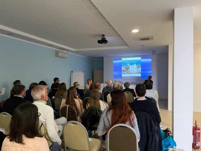 In 40 per assistere al Corso sulle patologie Ungueali condotto dal Prof. Giuseppe Cannata