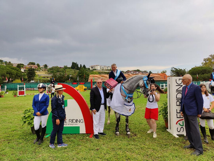 Equitazione: a Massimo Tonali il Gran Premio di salto ad ostacoli al campo del Solaro a Sanremo