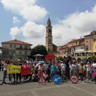 Camporosso: 150 studenti quest'oggi per ricordare la 'Giornata della legalità - Regoliamoci' (Foto)