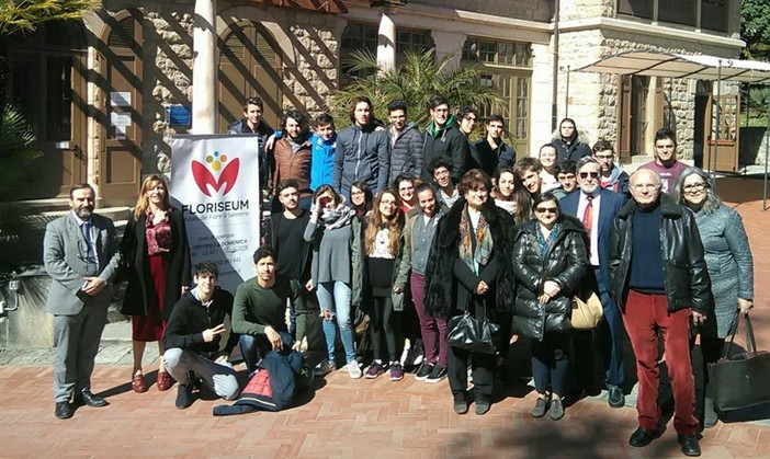 Foto con i partecipanti alla mattinata di studio nell’ambito delle celebrazioni a Sanremo della Seconda Giornata Nazionale del Paesaggio