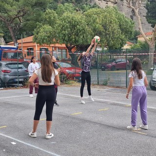 Ventimiglia, all'I.C.2 Cavour Sport e fair play per concludere l'anno scolastico (foto)