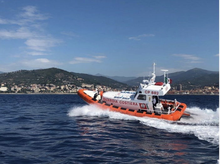 Sanremo: in moto d'acqua senza patente e con l'assicurazione scaduta, 3.700 euro di multa