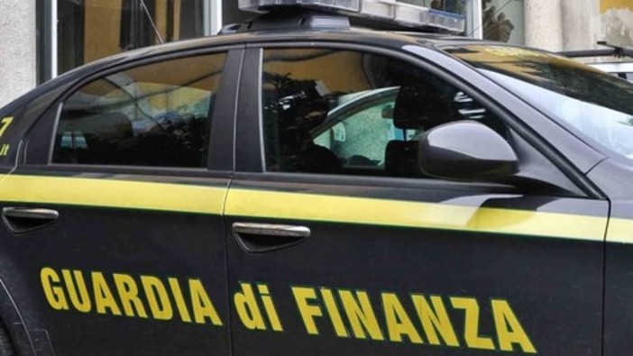 Fornitura di personale sanitario, tre arresti per turbativa d'asta e frode: operavano anche in Liguria