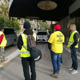 Sanremo: domani alle 14 manifestazione pacifica in piazza dei 'gilet gialli' francesi e italiani