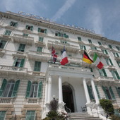 Sanremo: ancora in fuga i rapinatori che ieri hanno assalito due turisti francesi sotto l'hotel Des Anglais