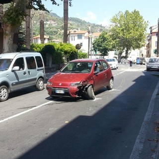 Camporosso: frontale tra due auto. Novantenne ferito lievemente