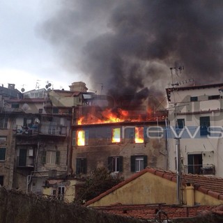 Ventimiglia: una raccolta fondi per le famiglie rimaste senza casa dopo l'incendio di via Piemonte