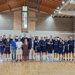 Bordighera: la squadra di pallavolo Reale Mutua Chieri incontra il sindaco e l'assessore Sferrazza (Foto)