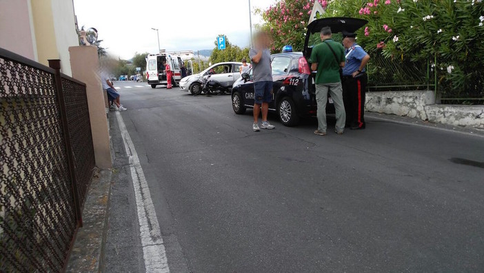 Incidente mortale sulla strada che conduce a Diano Castello: perde la vita centauro 68enne dopo l'impatto con un'auto