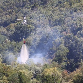 Emergenza incendi rientrata, spenti nel pomeriggio i roghi di Civezza e Ceriana