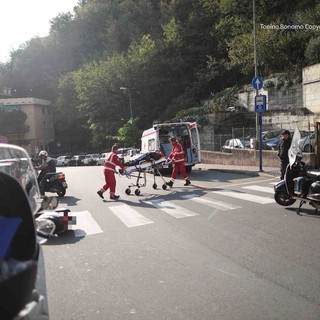 Sanremo: tamponamento tra scooter in via San Francesco, due feriti lievi portati in ospedale