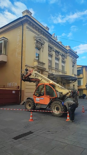 Ventimiglia, infiltrazioni d'acqua nel teatro comunale: il Comune interviene