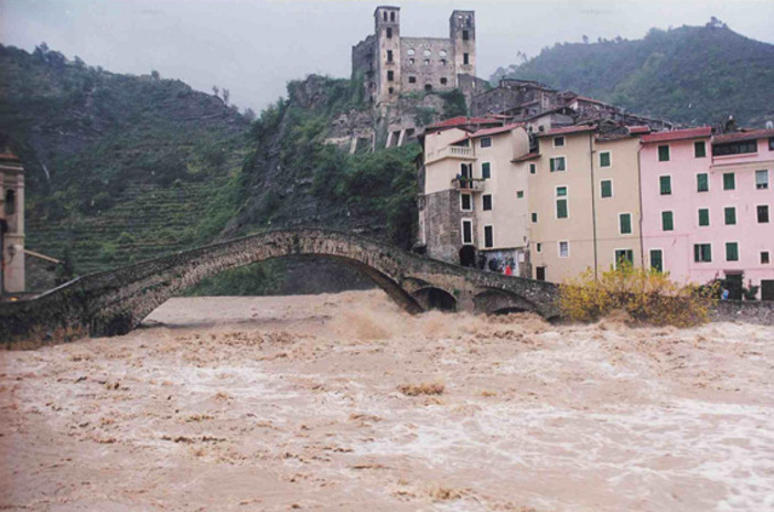 Il fiume Nervia in piena