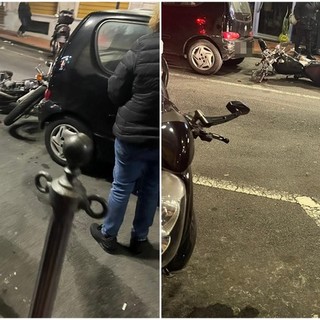Ventimiglia, incidente in via della Stazione: moto schiacciata tra due macchine (Foto)