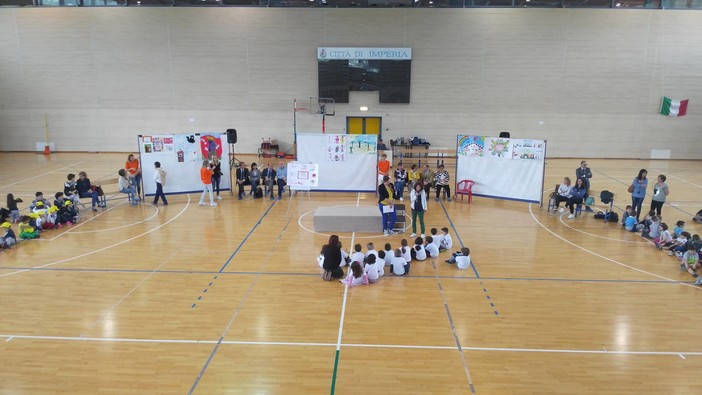 Imperia: promozione dell'affido familiare, oggi pomeriggio al palazzetto dello Sport 'Famiglia e minori' (foto e video)