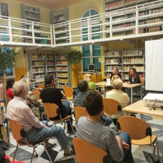 Centenario Calvino: a Sanremo tante persone per la visita al Fondo donato alla Biblioteca
