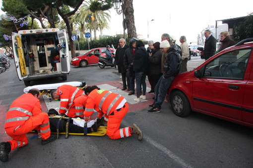 Sanremo: anziana in bicicletta ferita dopo uno scontro con un auto