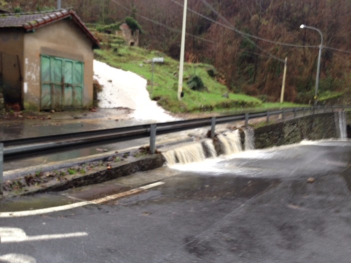 Ceriana: superati i 100 mm di pioggia, in preallarme le 23 famiglie della zona sulla frana del 2000