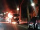 Vallecrosia: auto posteggiata in fiamme sulla Romana, intervento dei Vigili del Fuoco