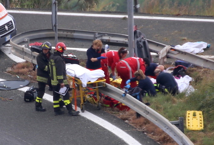 Identificati i tre morti nell'incidente di venerdì scorso sulla A10: sono due slovacchi ed un maliano