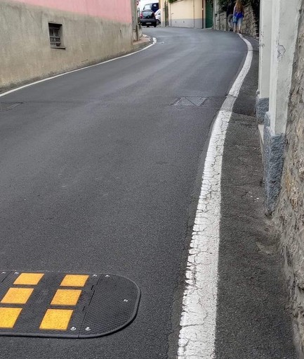 Imperia, in via Fanny Roncati Carli dossi “fantasma” per i motociclisti