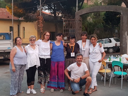 Imperia, il campetto di Cristo Re torna alla comunità, sabato scorso l'incontro con l'associazione Emapesciolinorosso (foto)